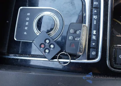 2020 Jaguar F-Pace Premium P250 Awd Automatic z USA, uszkodzony, nr VIN SADCJ2FX0LA658043